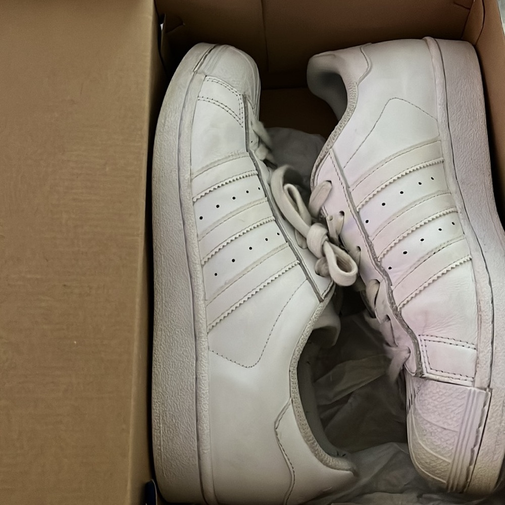 Women’s Superstar